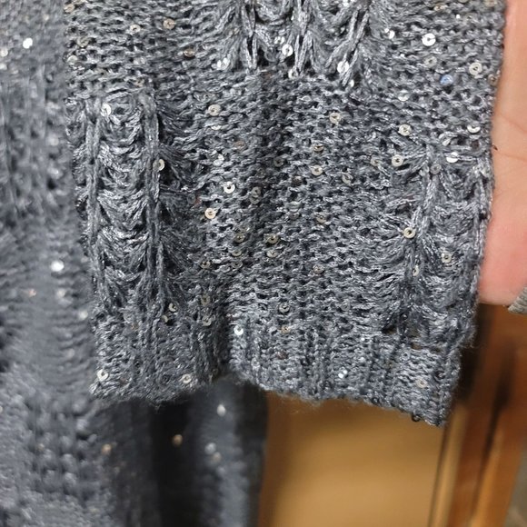 Charming Charlie Sweater‎ - Picture 5 of 9